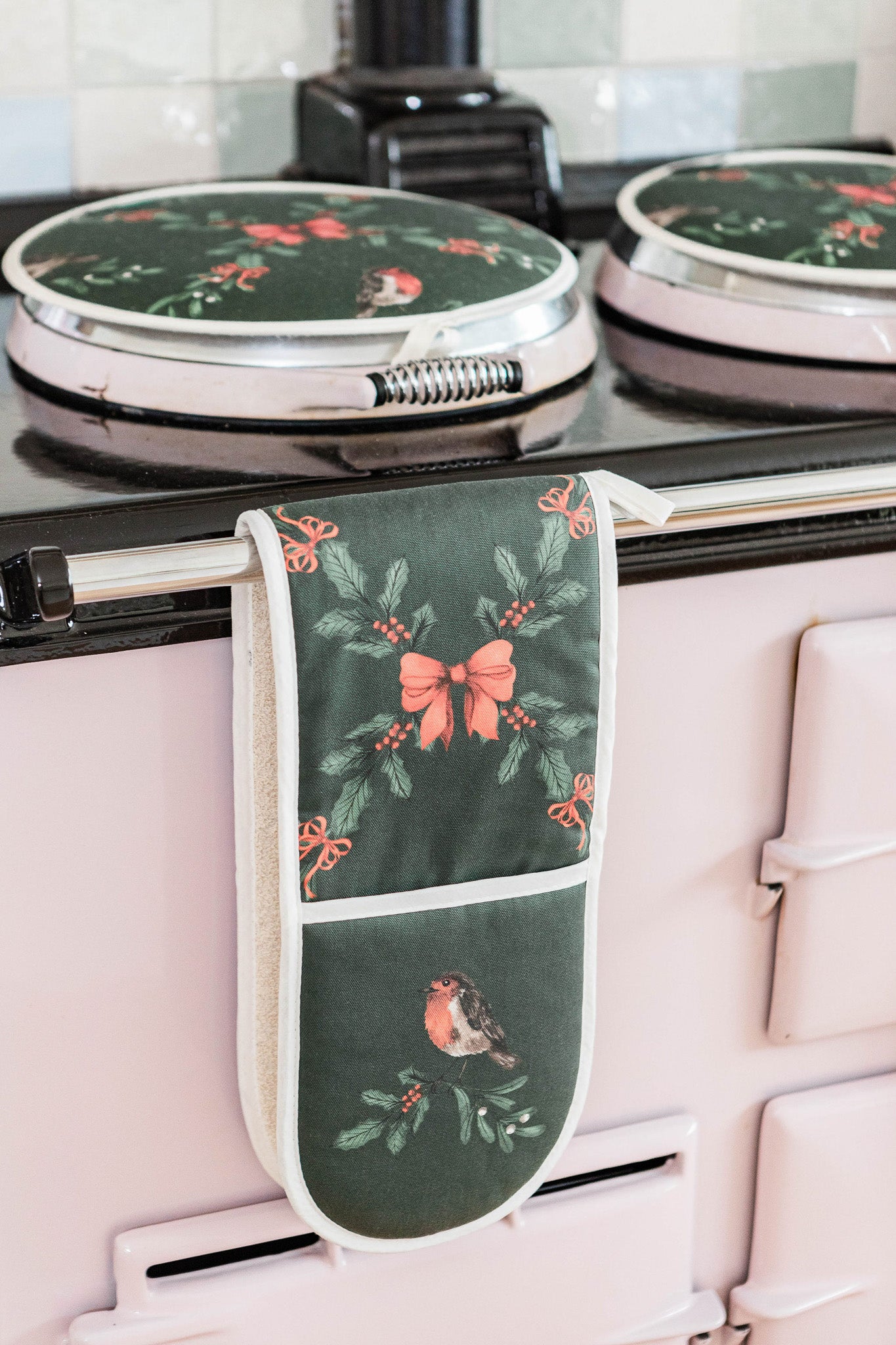 Green Garlands Oven Glove