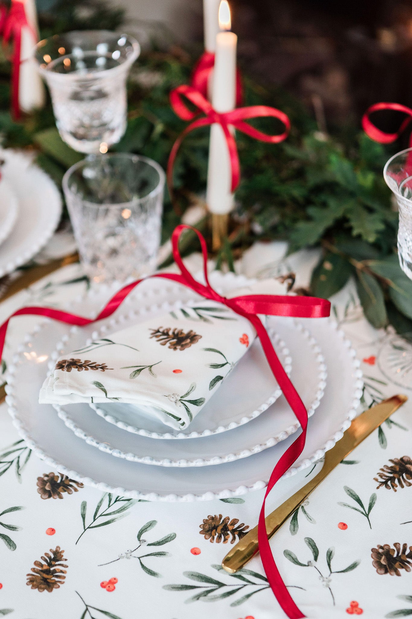 Red Mistletoe Tablecloth