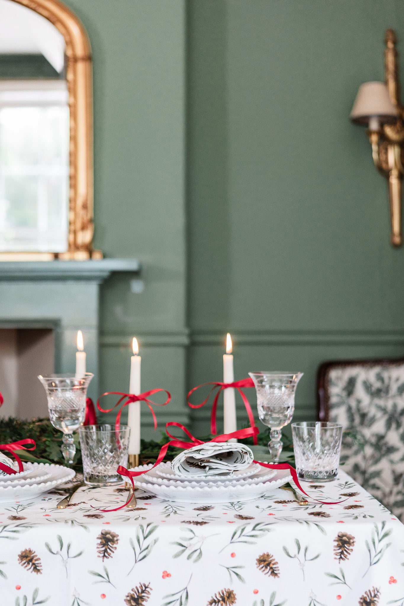 Red Mistletoe Tablecloth