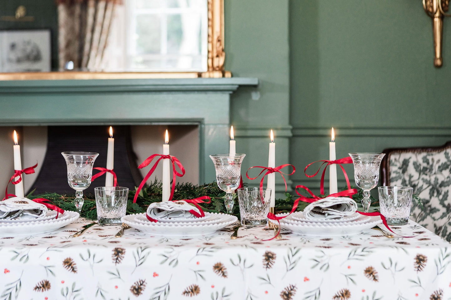 Red Mistletoe Tablecloth
