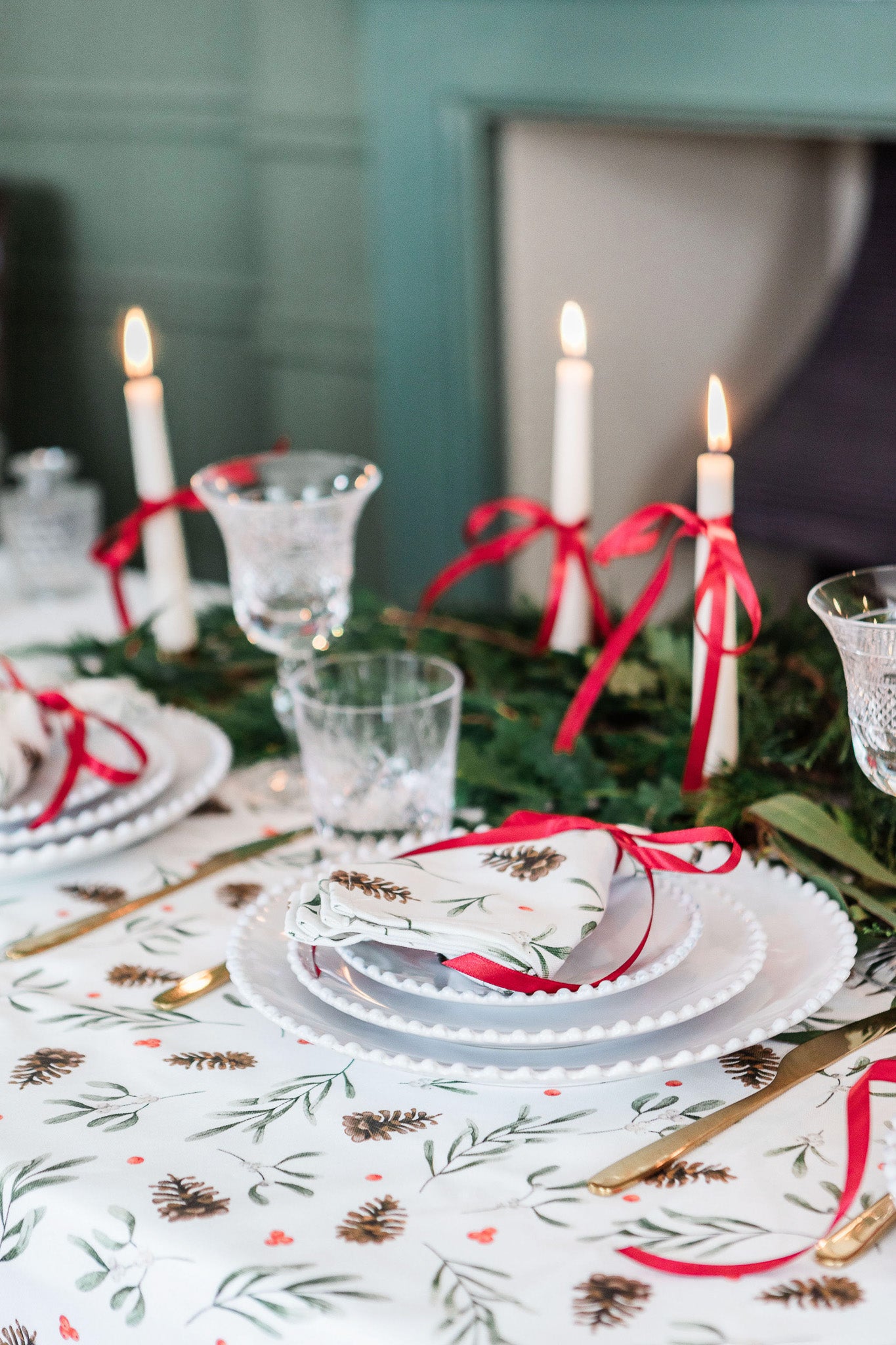 Red Mistletoe Tablecloth