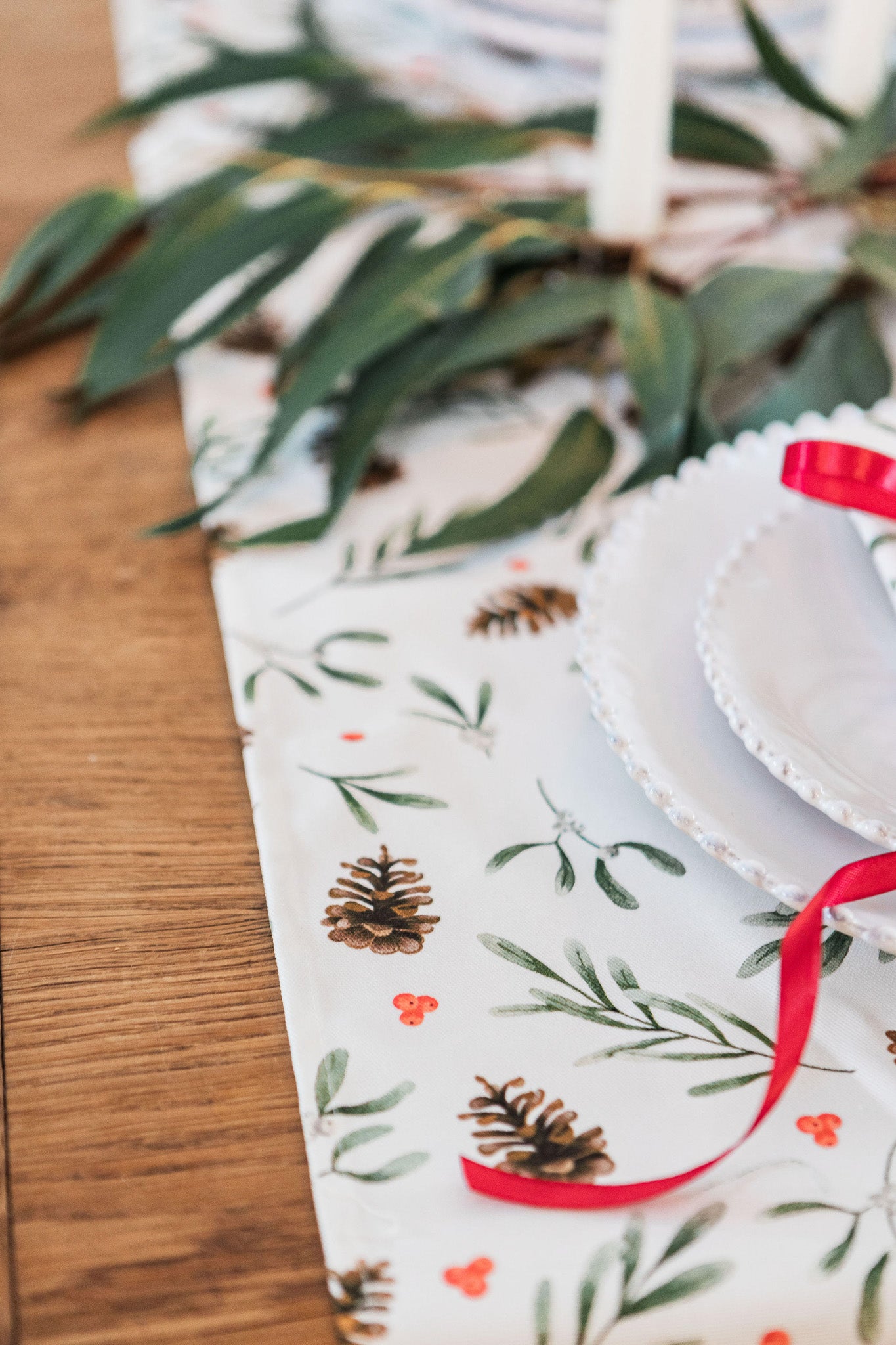Red Mistletoe Table Runner