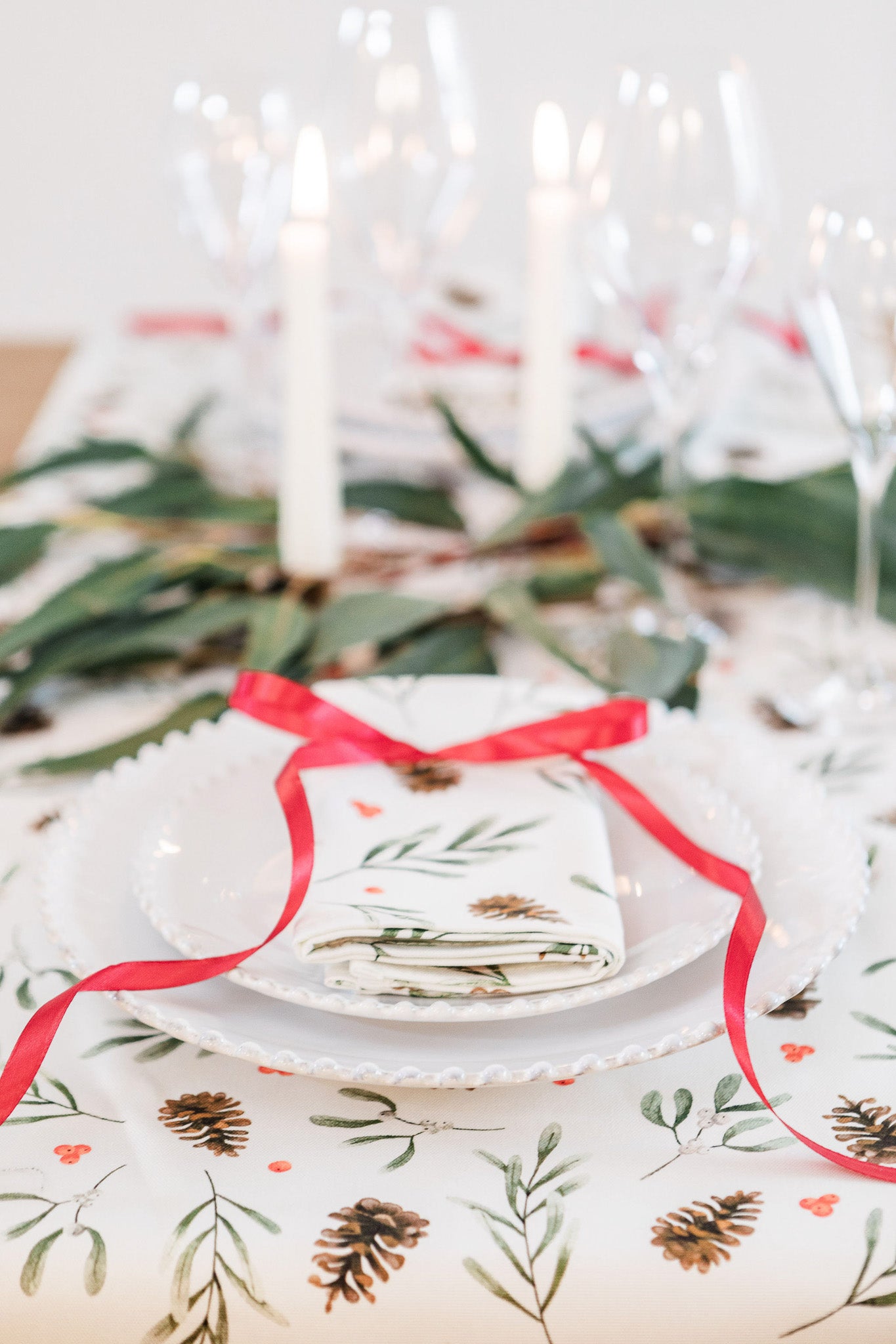 Red Mistletoe Table Runner