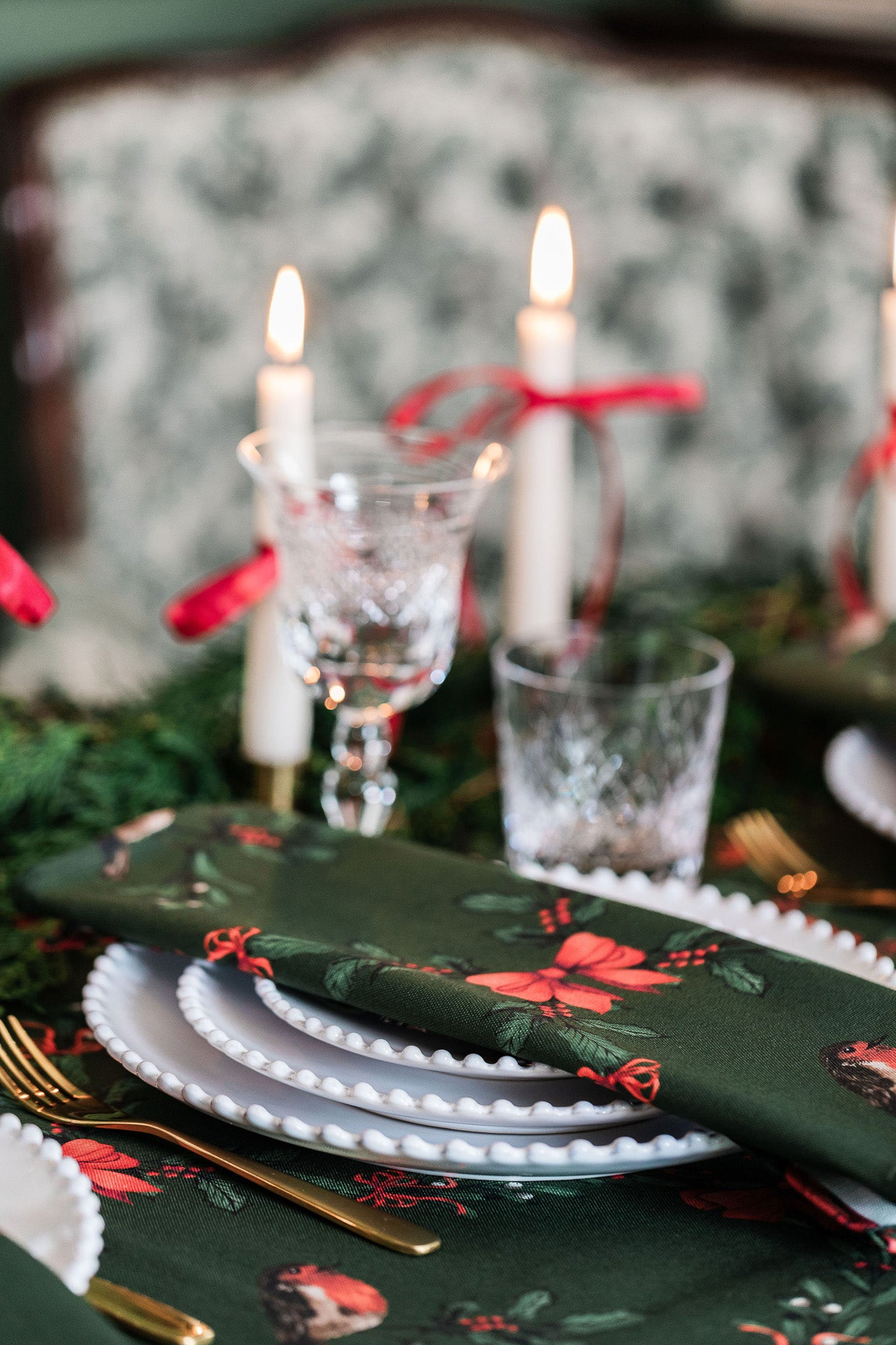 Green Garlands Table Runner