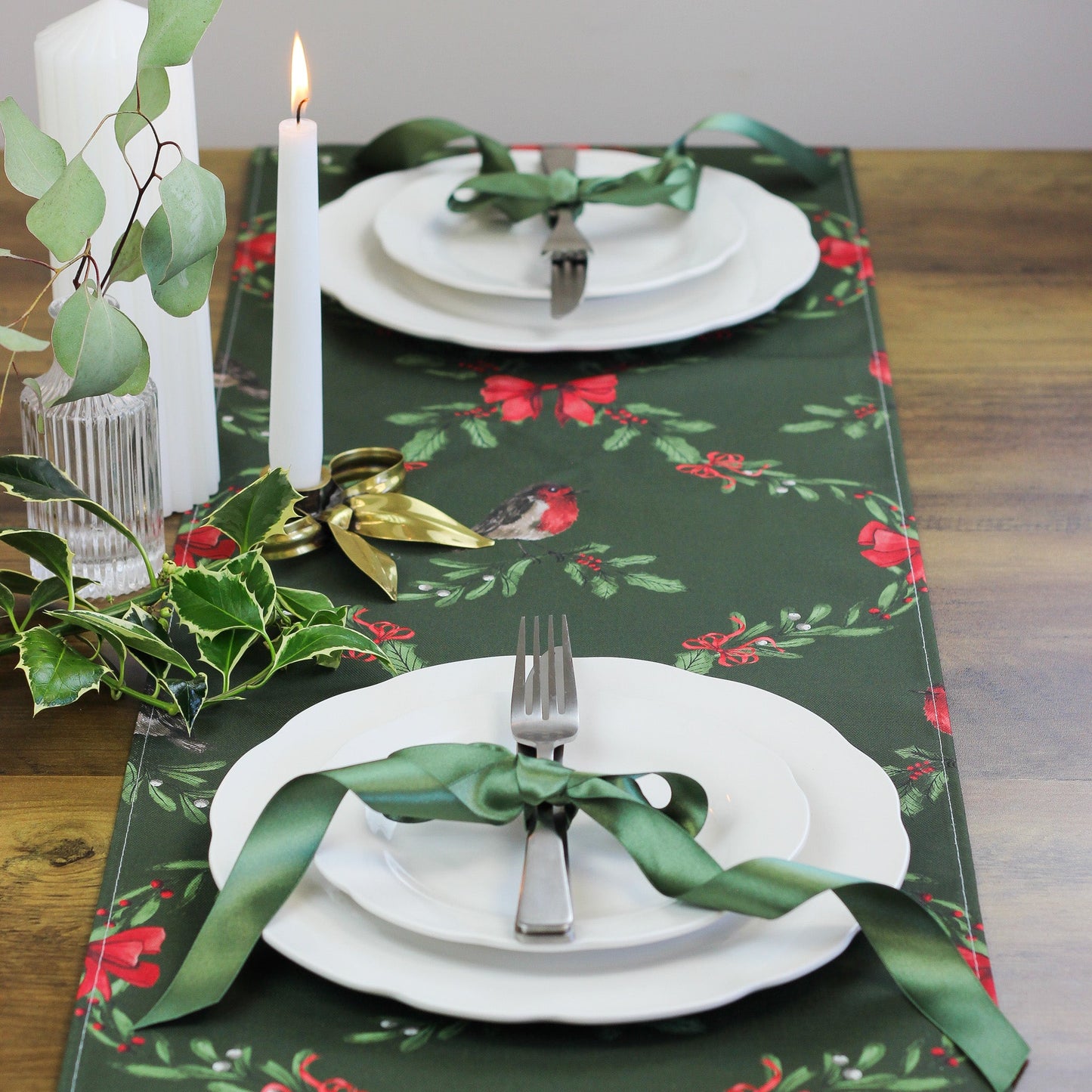 Green Garlands Table Runner