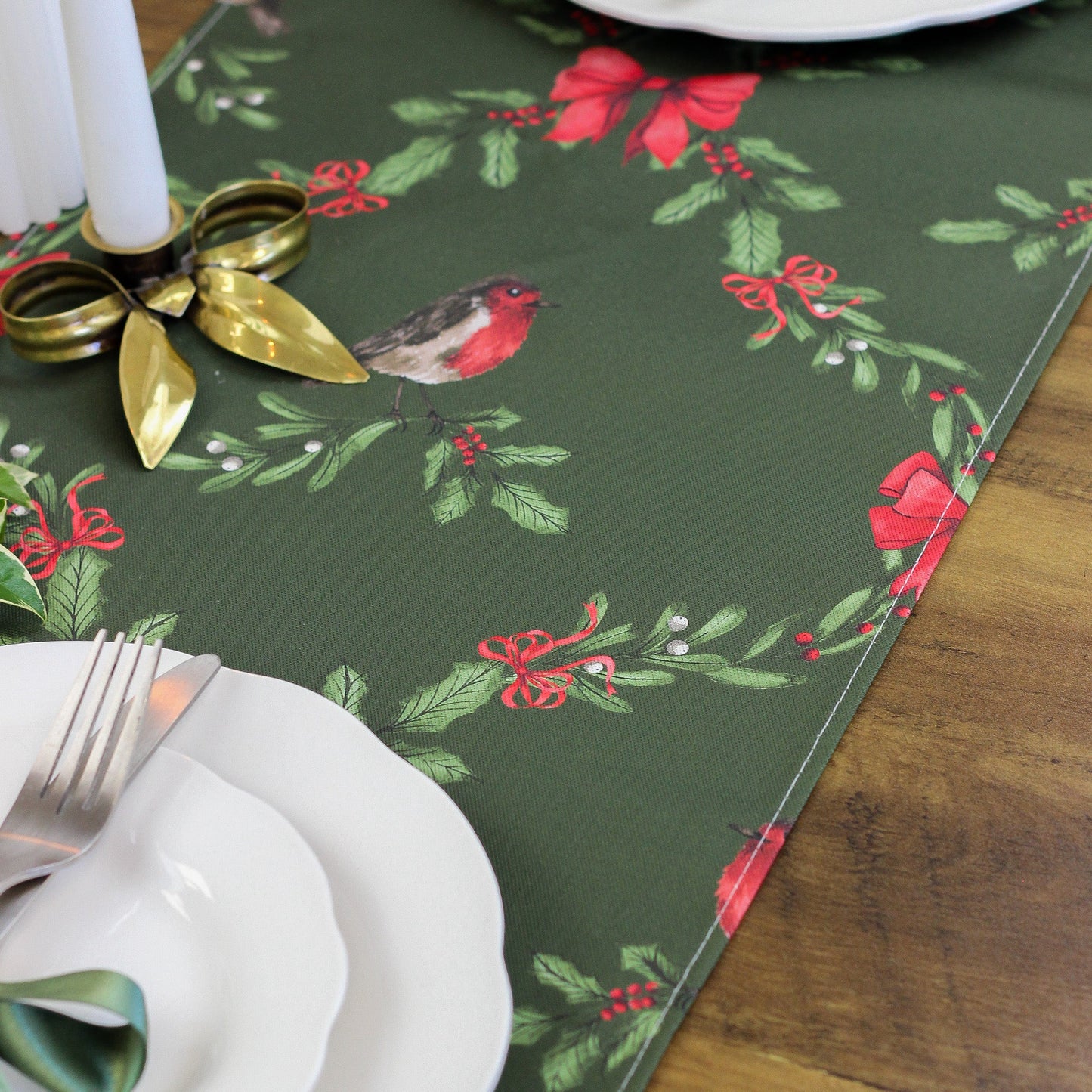 Green Garlands Table Runner