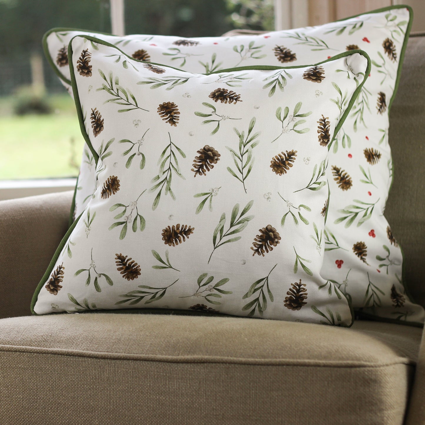 SAMPLE SALE - Mistletoe & Pine Cushion - White Berries