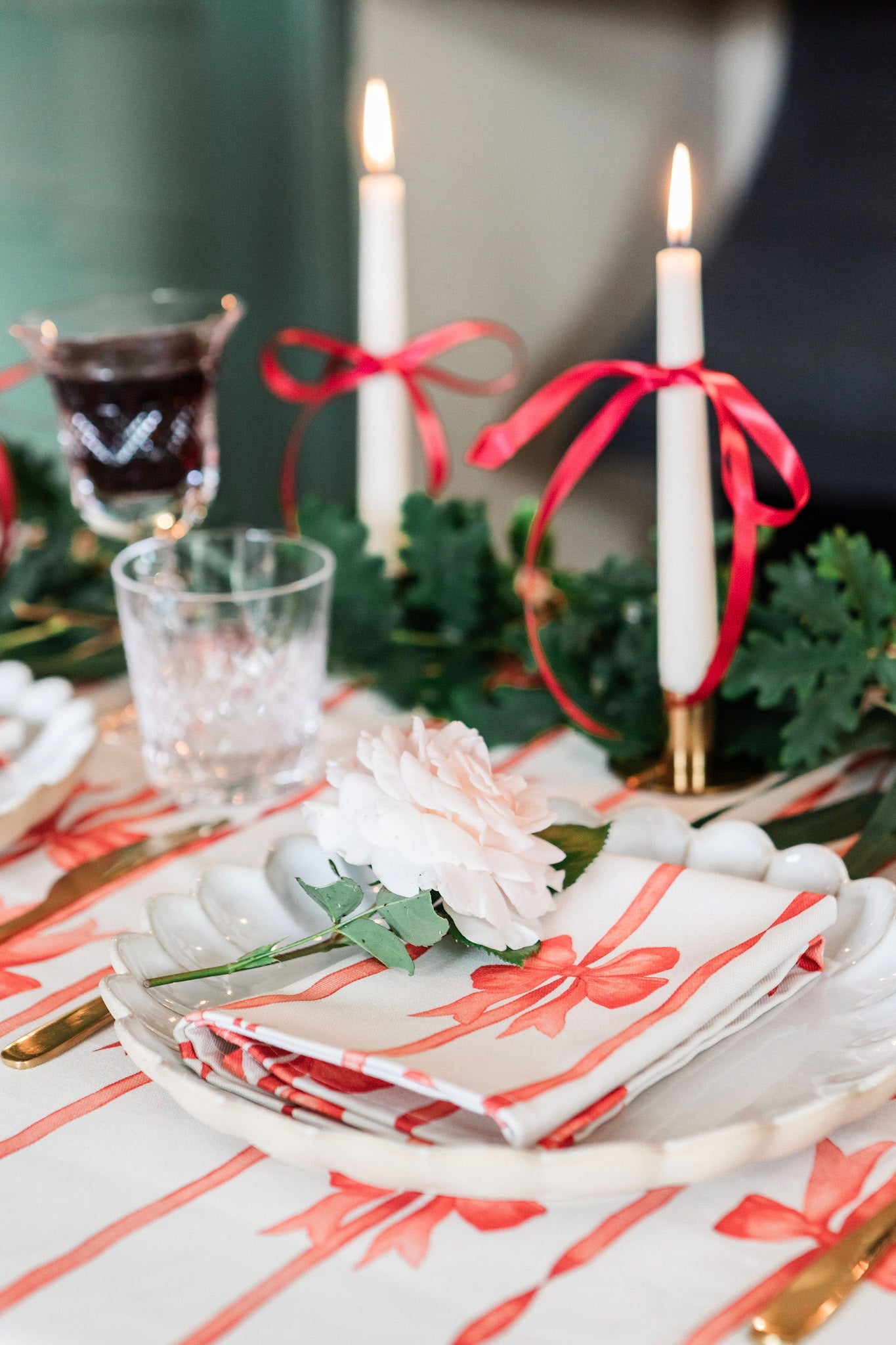 Red Ribbons Napkin (Pair)