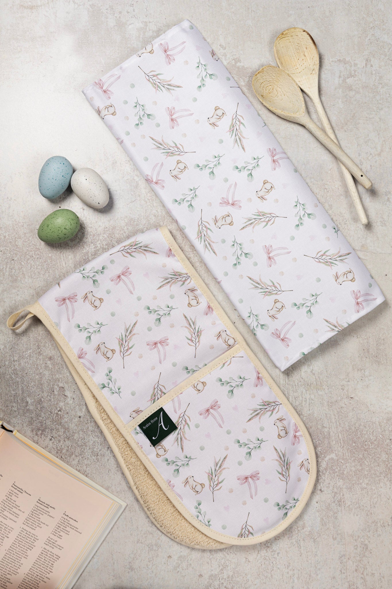 Bunnies and Bows Oven Gloves