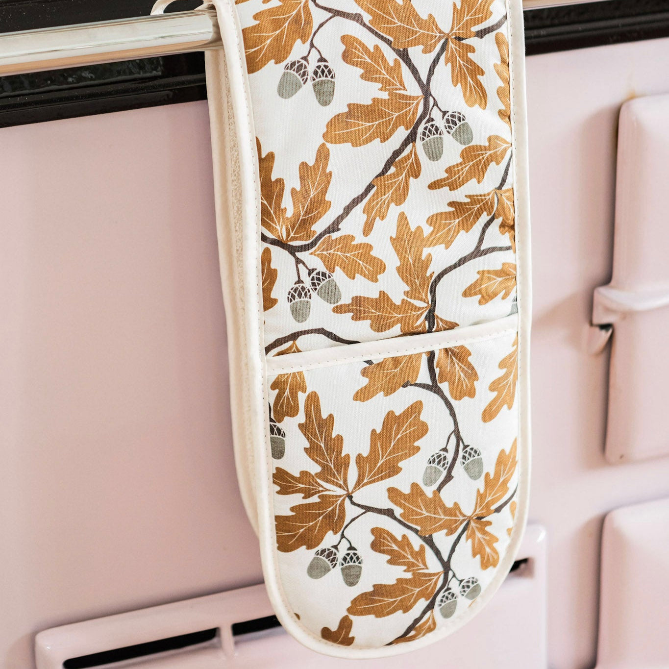 Golden Oak Oven Glove