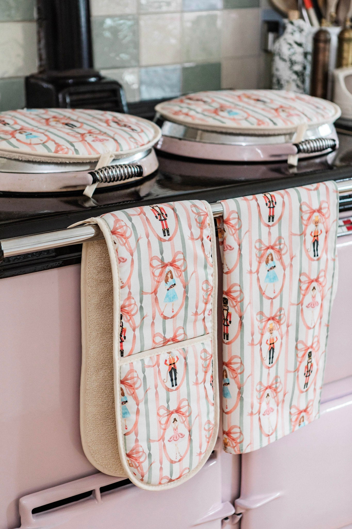 Candied Nutcracker Oven Glove - Despatching November