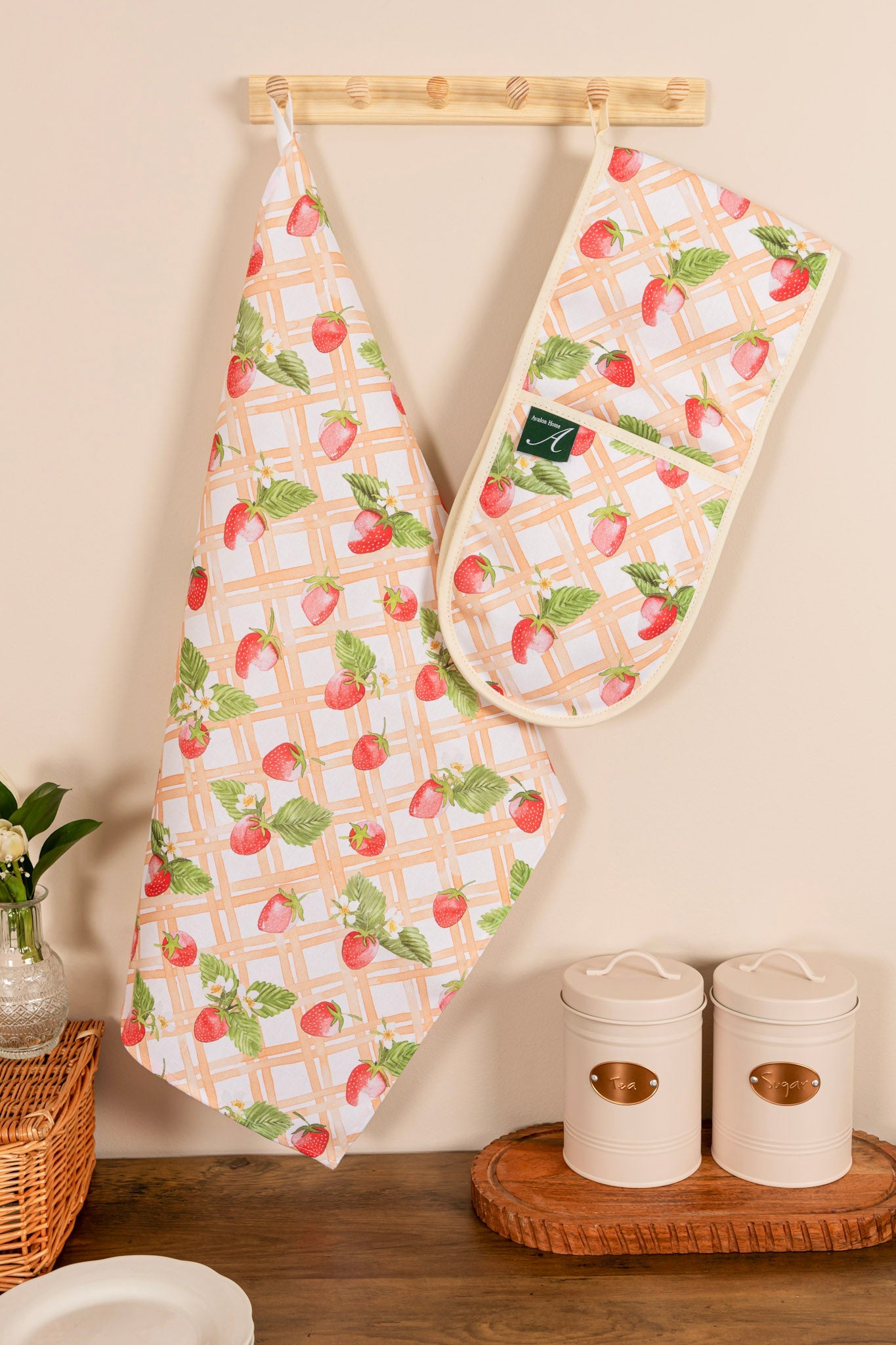 Strawberry Picnic Oven Gloves