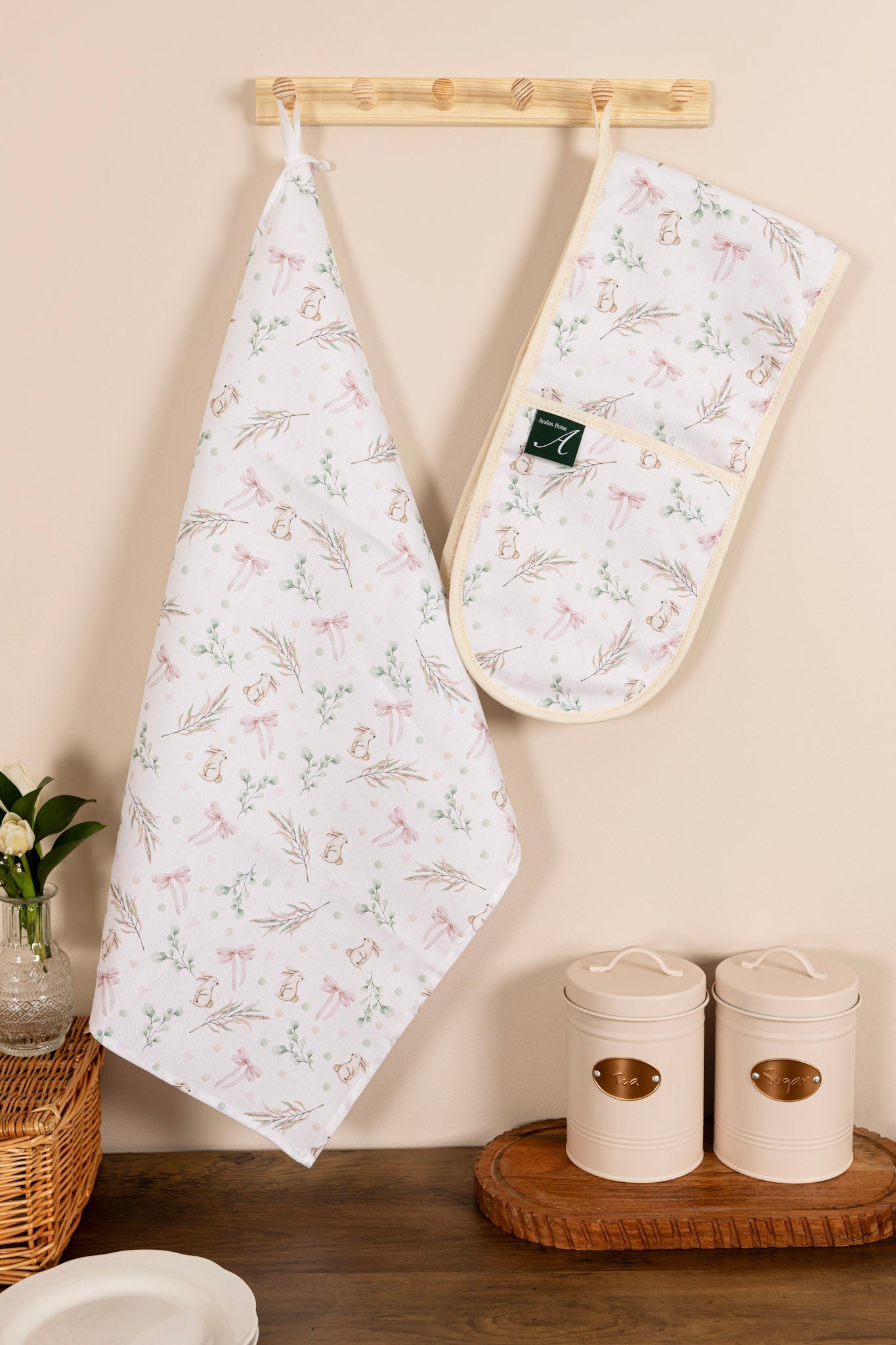 Bunnies and Bows Oven Gloves