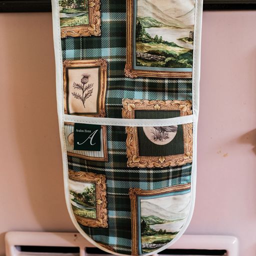 Northern Gallery Wall Oven Glove
