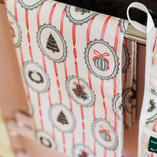 Stripe the Halls Oven Glove