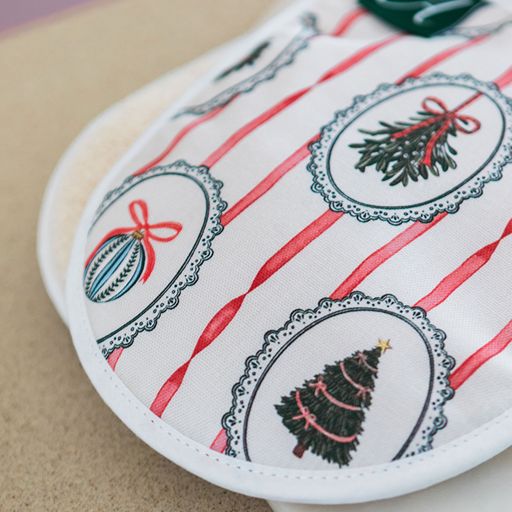 Stripe the Halls Oven Glove