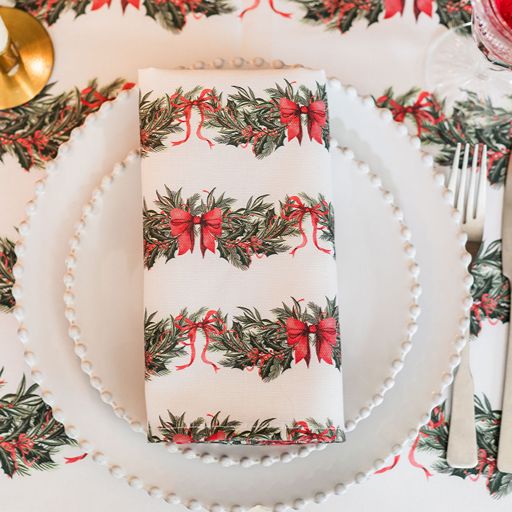 Sweeping Garlands Napkin (Pair)
