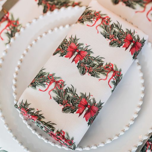 Sweeping Garlands Napkin (Pair)