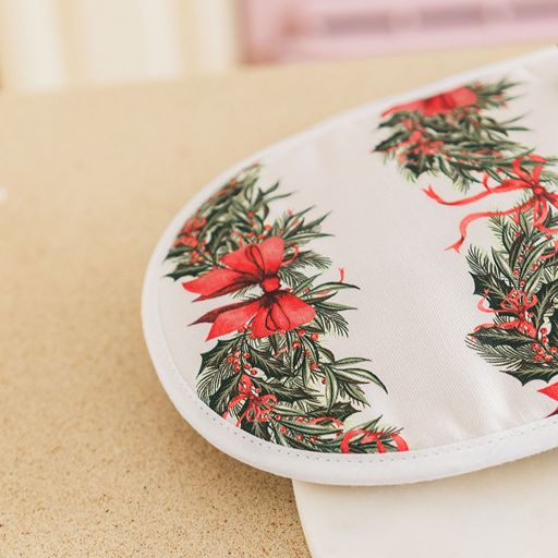 Sweeping Garlands Oven Glove- Shipping September