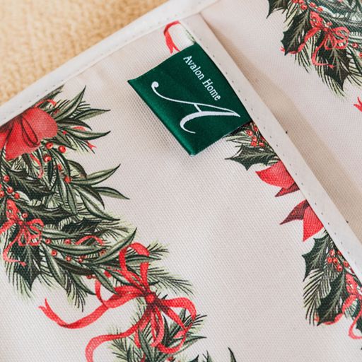 Sweeping Garlands Oven Glove- Shipping September