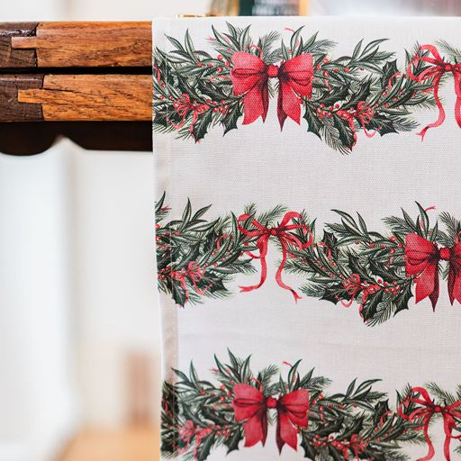 Sweeping Garlands Table Runner