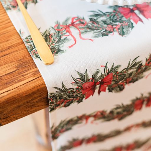 Sweeping Garlands Table Runner