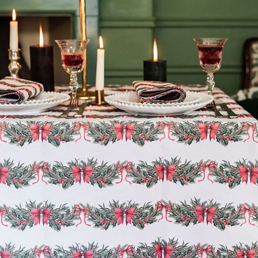 Sweeping Garlands Tablecloth