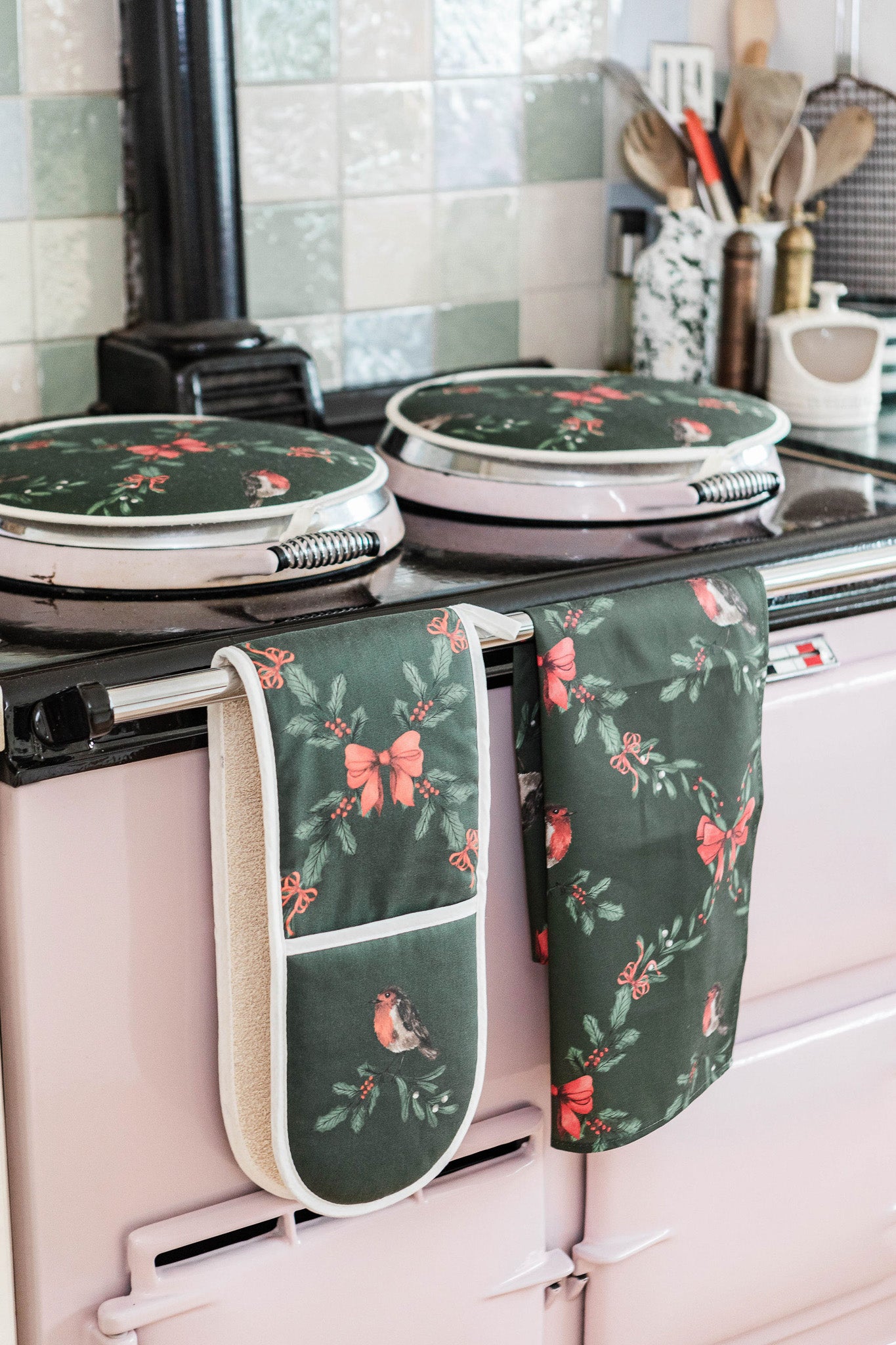 Green Garlands Oven Glove