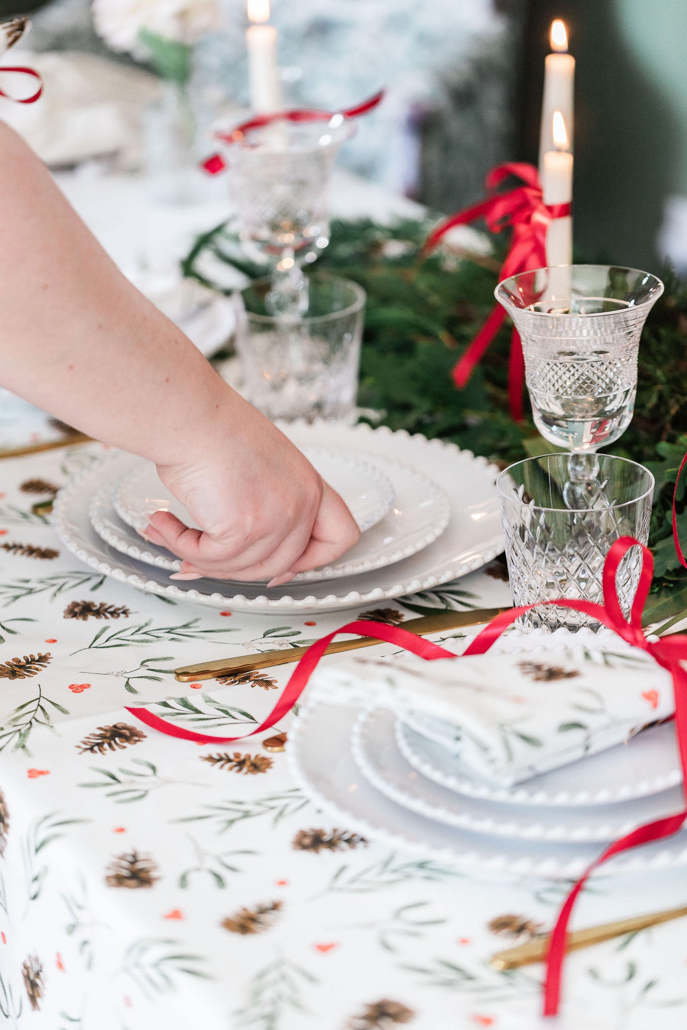Red Mistletoe Napkins (Pair)