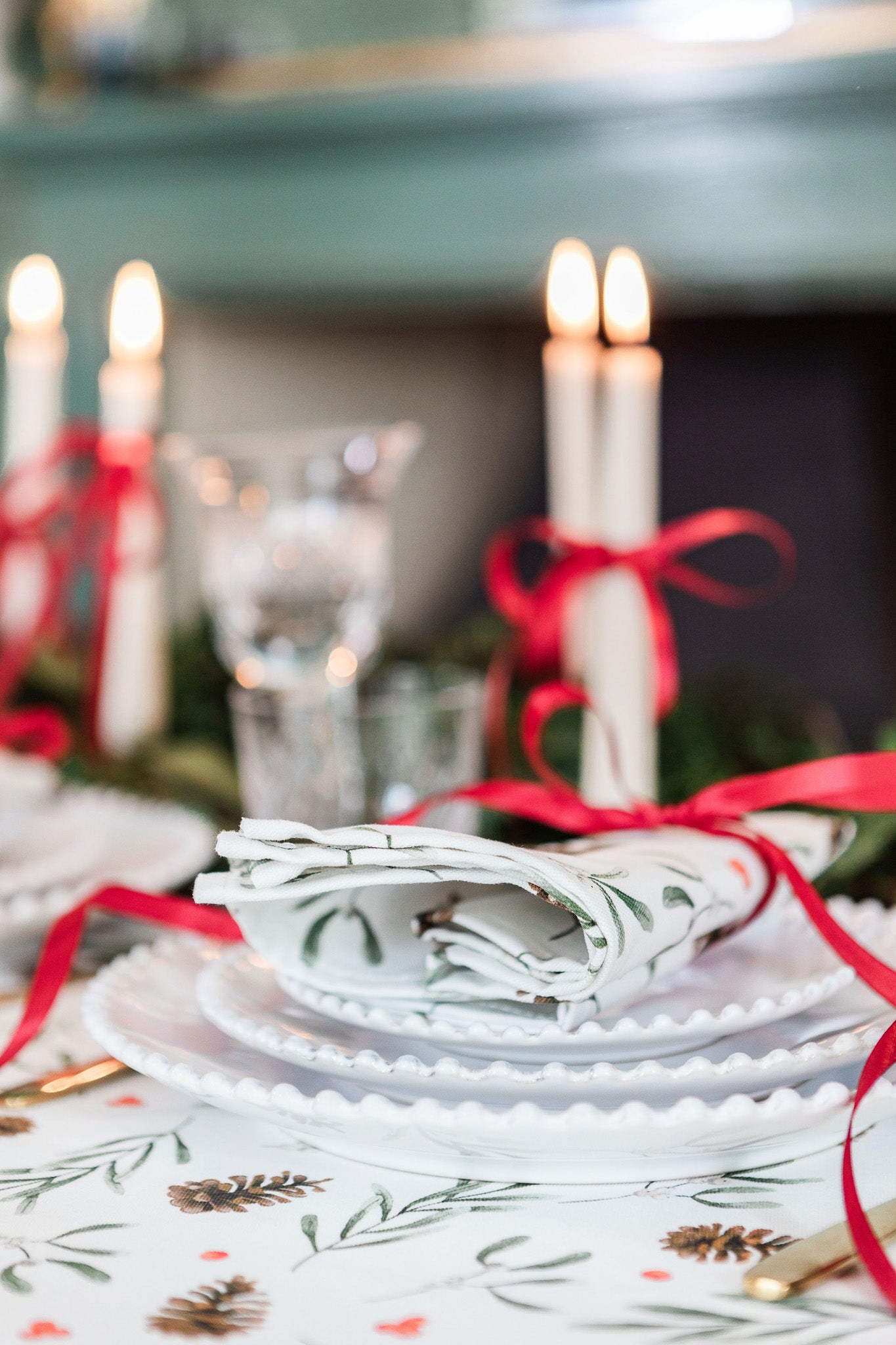Red Mistletoe Napkins (Pair)