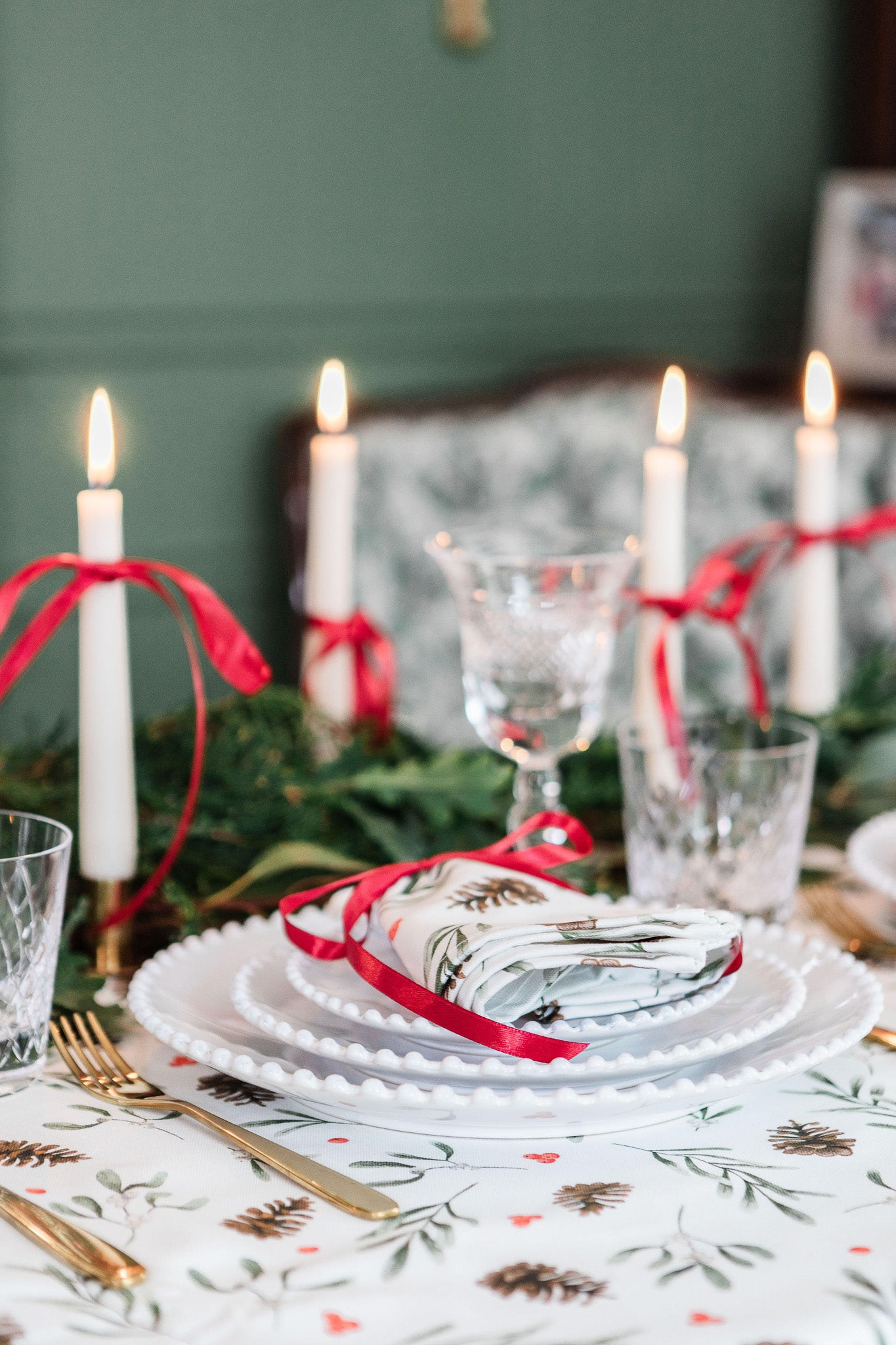 Red Mistletoe Napkins (Pair)
