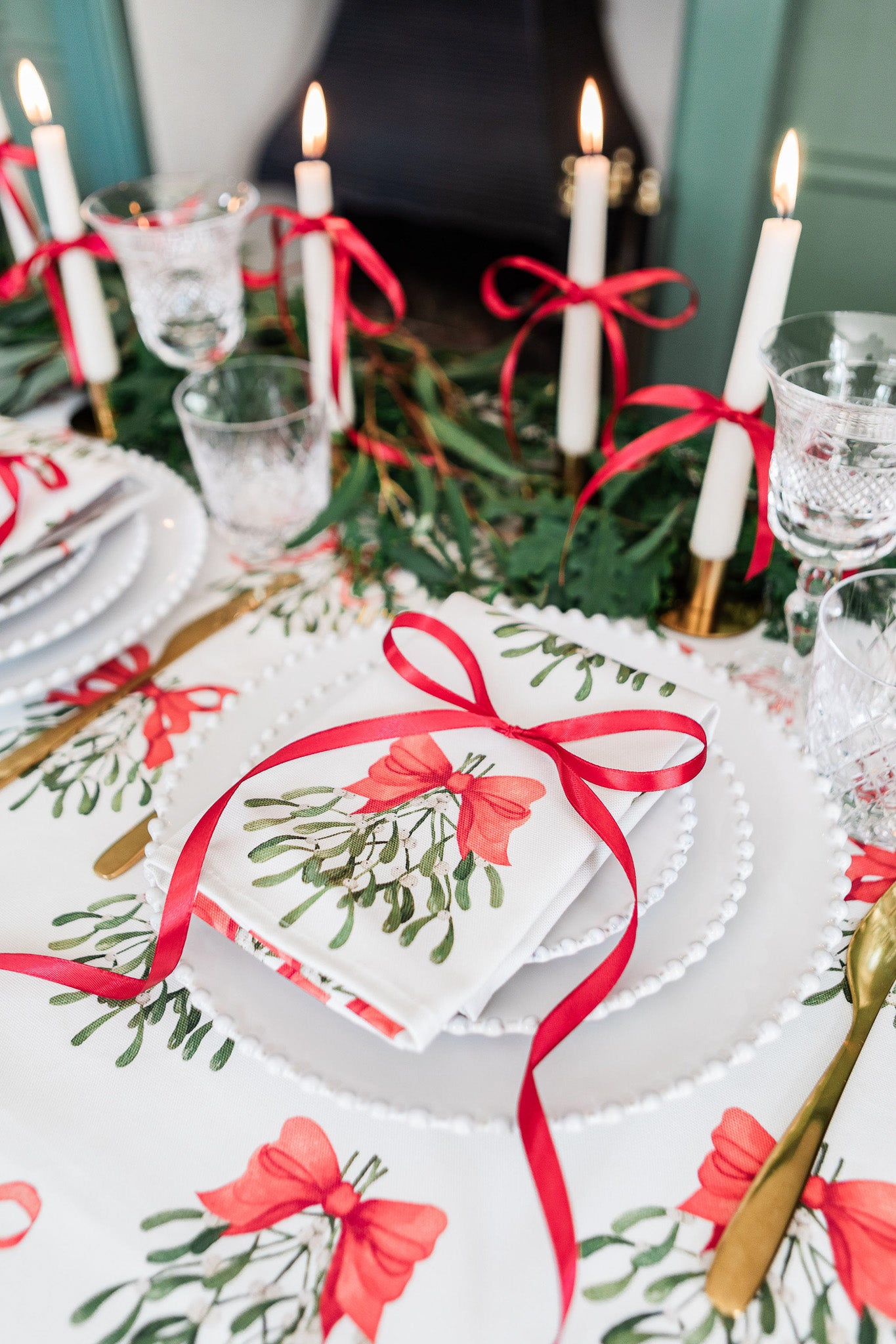Cream Bows Tablecloth