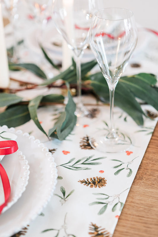 Red Mistletoe Table Runner