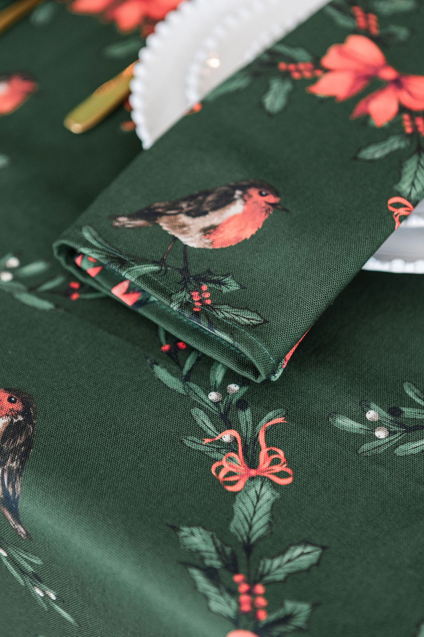 Green Garlands Tablecloth