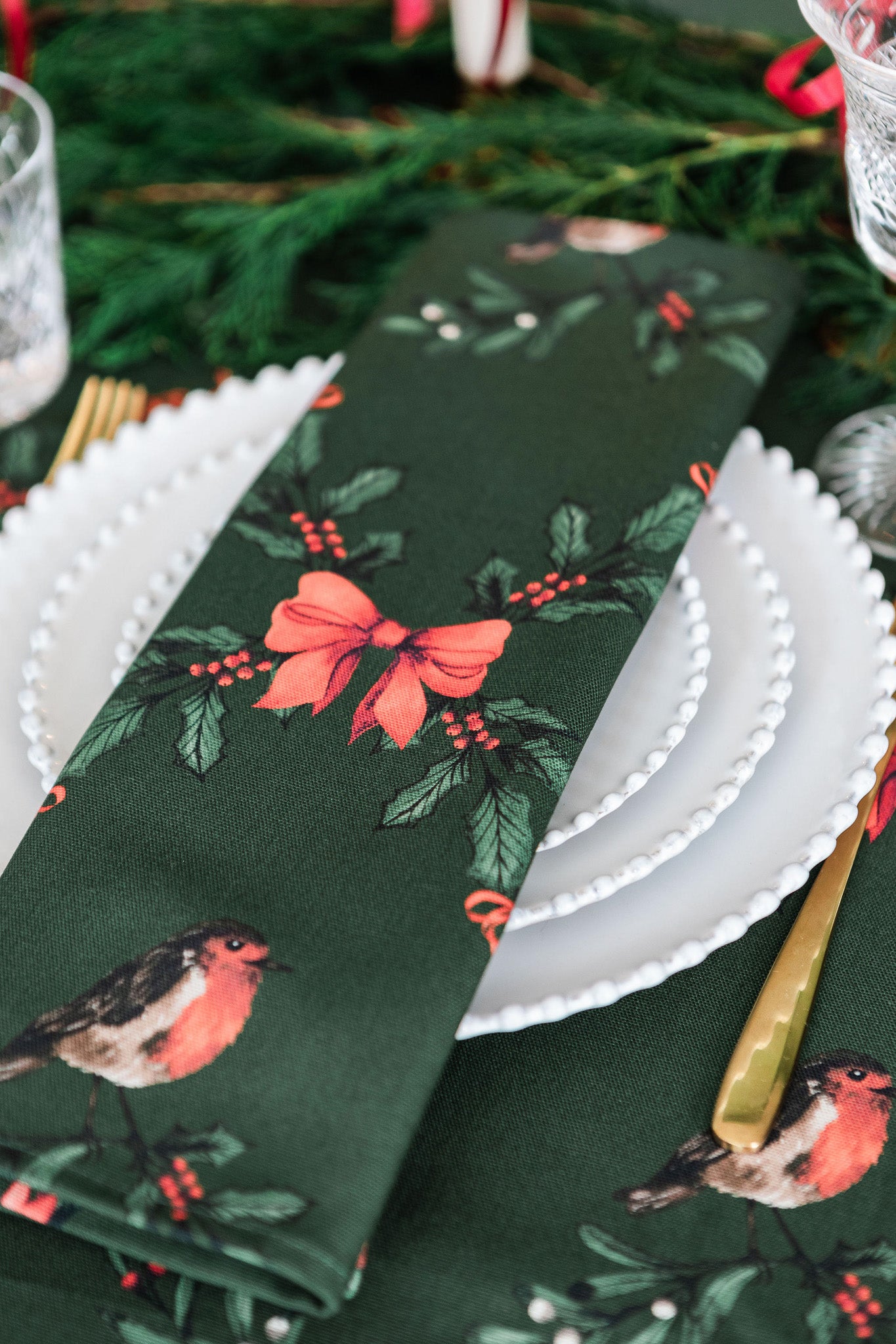 Green Garlands Tablecloth