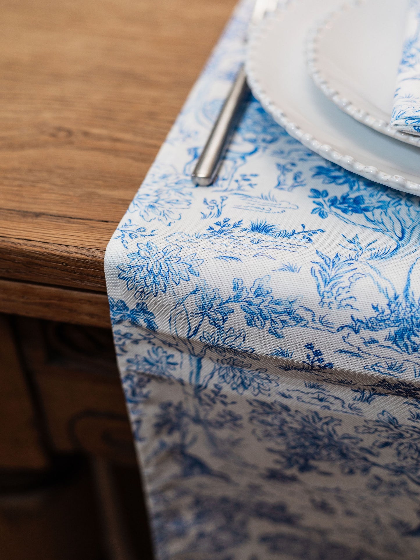 Toile de Jouy - Table Runner