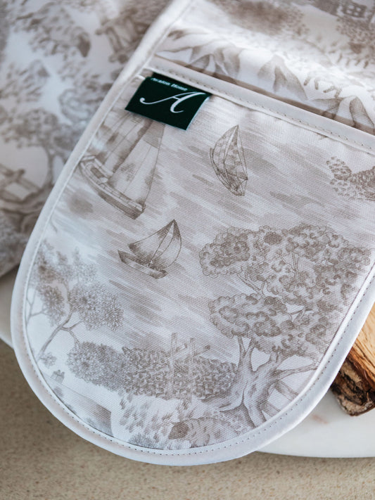 Soft Toile Oven Glove