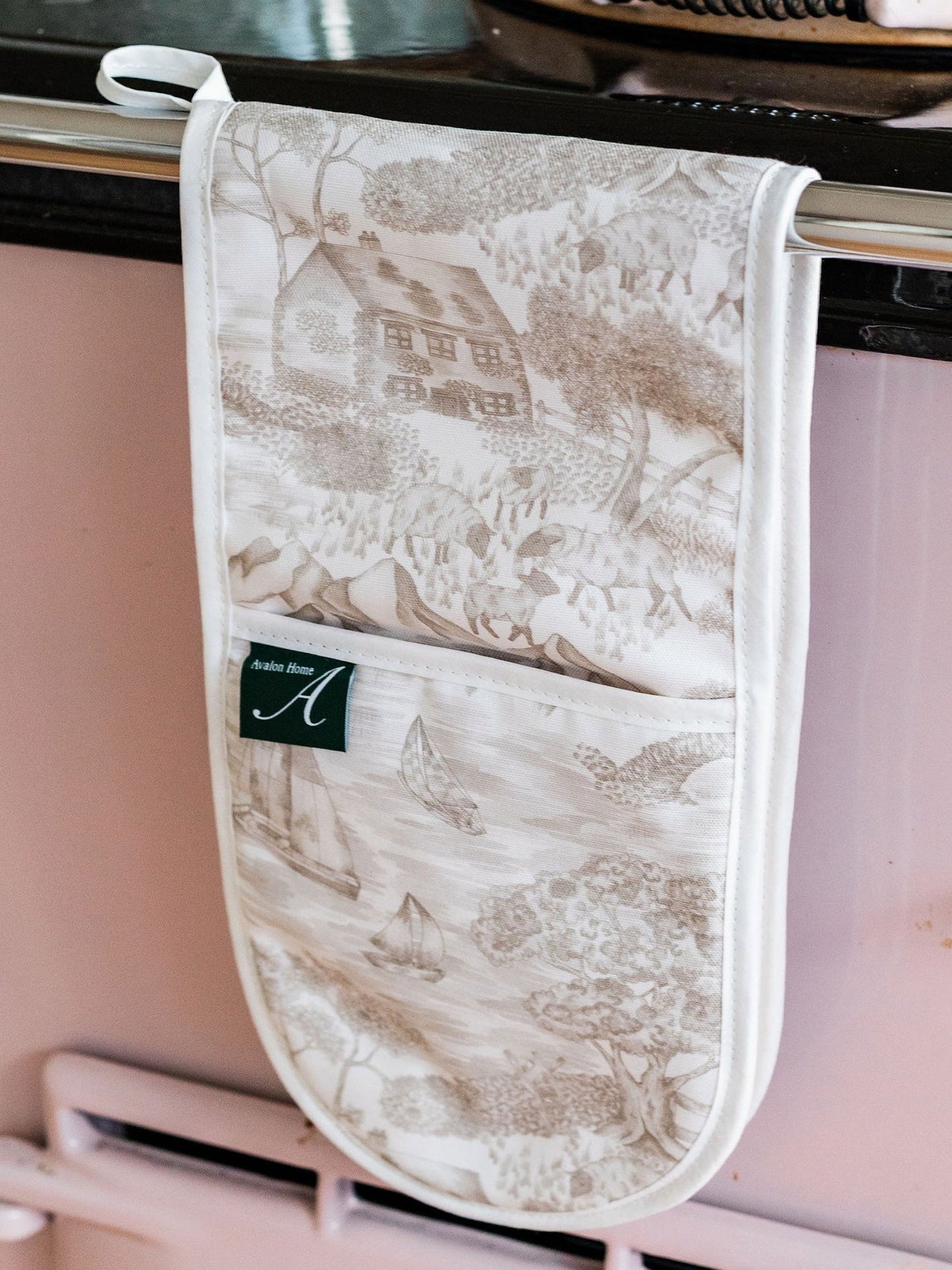 Soft Toile Oven Glove