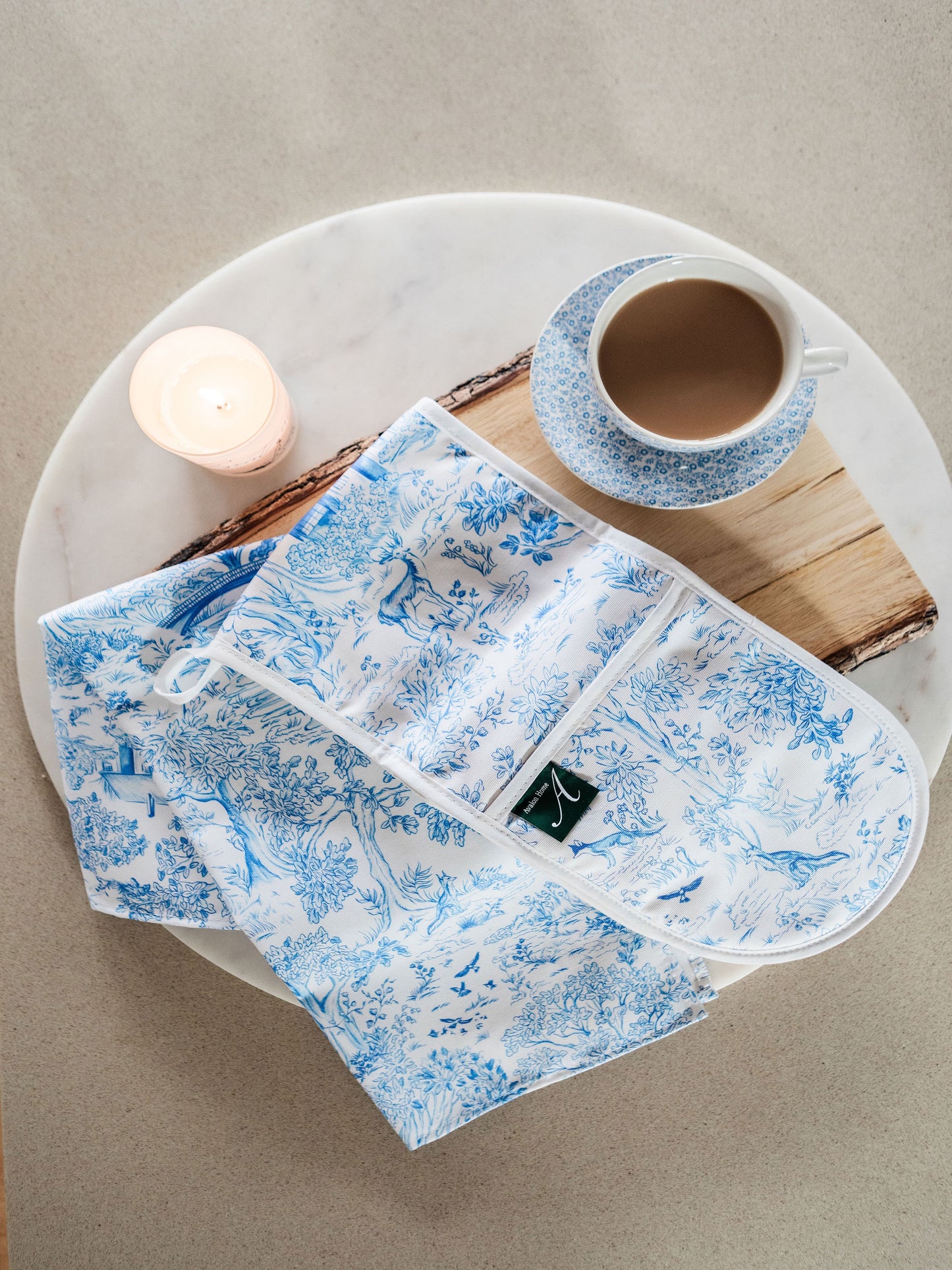 Toile de Jouy - Oven Glove