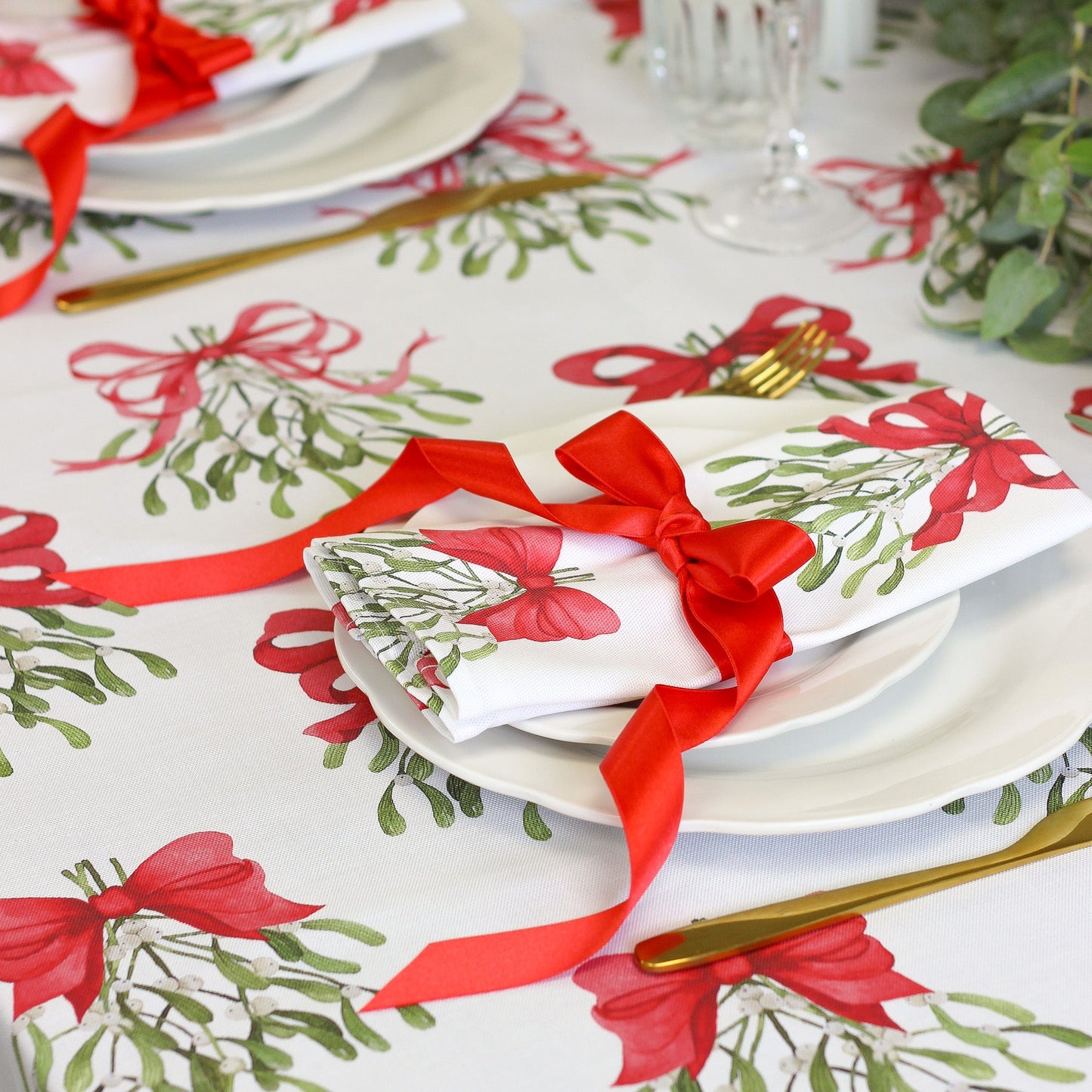 Cream Bows Tablecloth