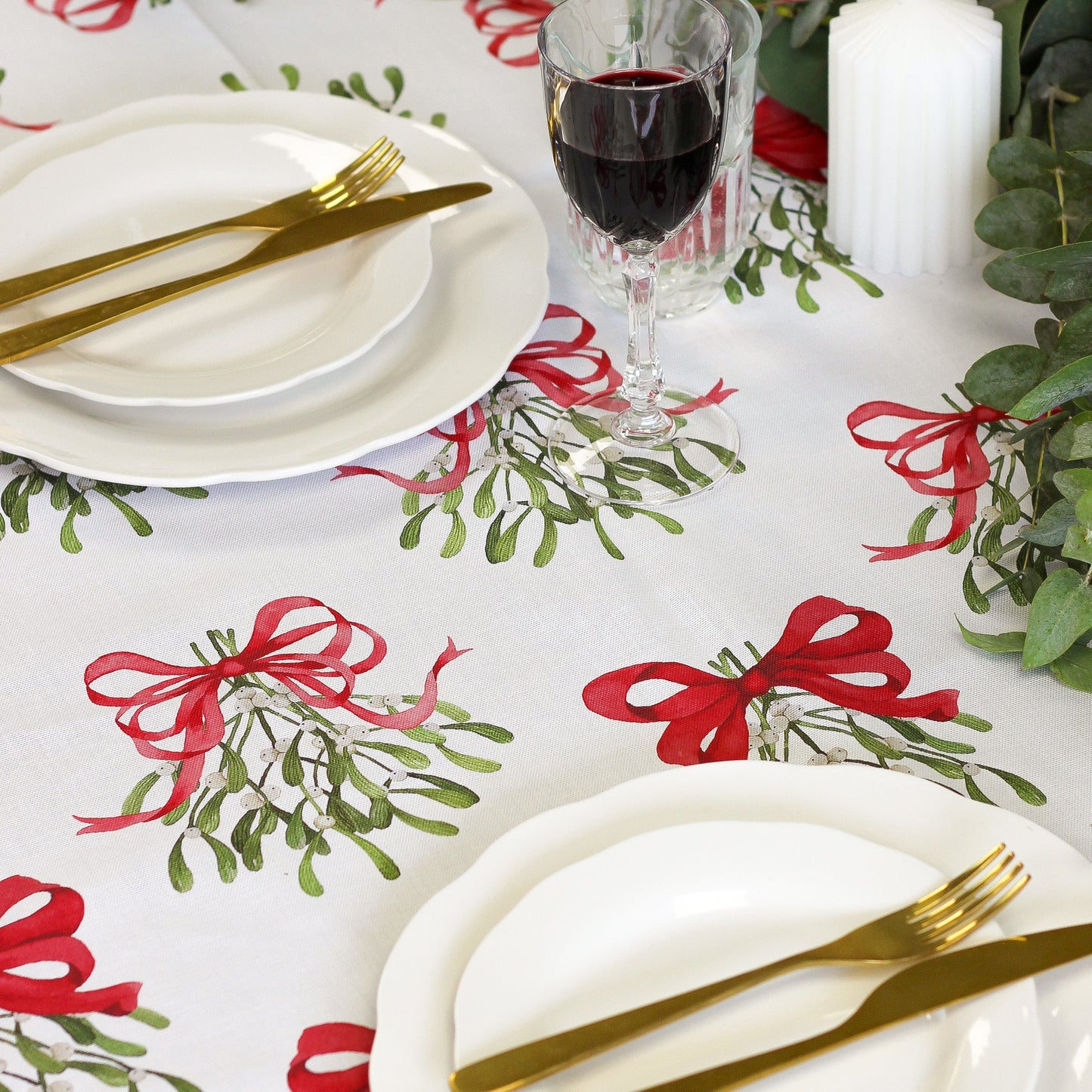 Cream Bows Tablecloth
