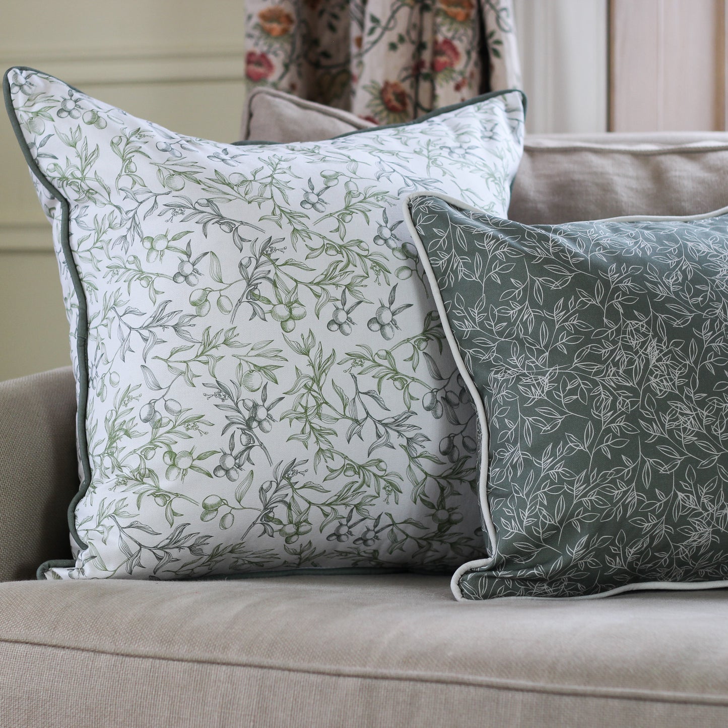 Botanical Cushion - Green