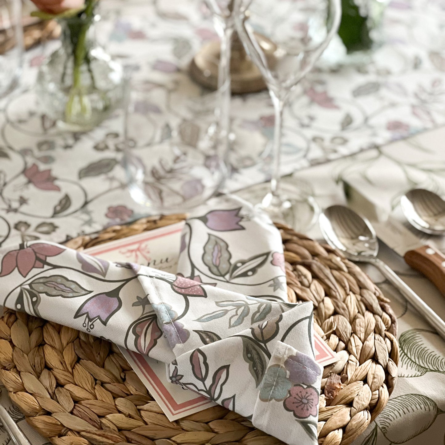 Vintage Floral Table Runner - Lavender